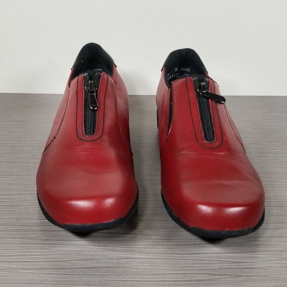 Munro Berkley Front-Zip Sneaker, Red Leather, Women’s Size 8 W - Picture 2 of 12